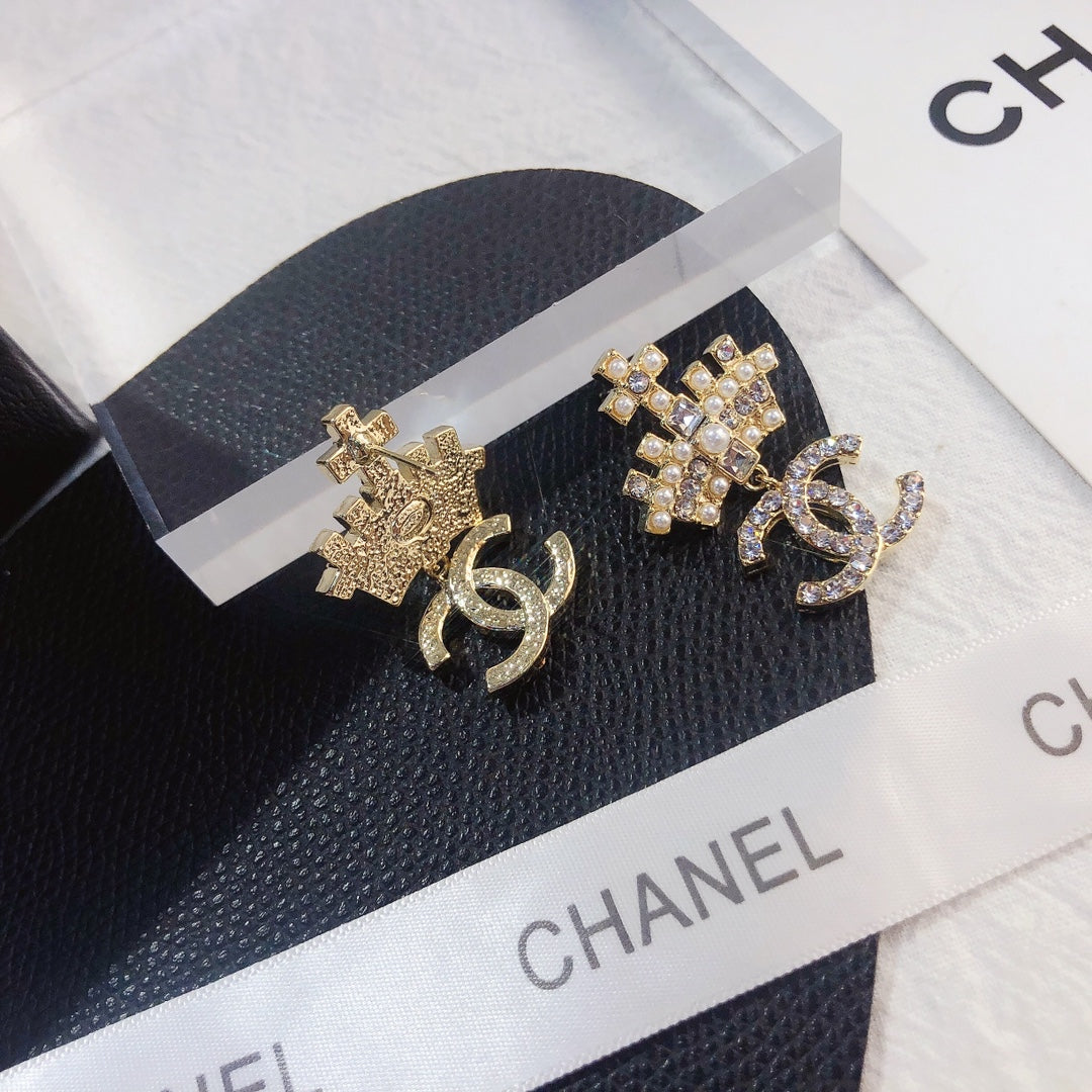 Fashionable And Luxurious Crystal Earrings For Women